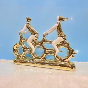 Cycle Couple Showpiece (Electroplated) - 15 × 08 inches